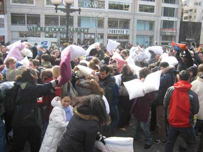 pillow fight eğlence